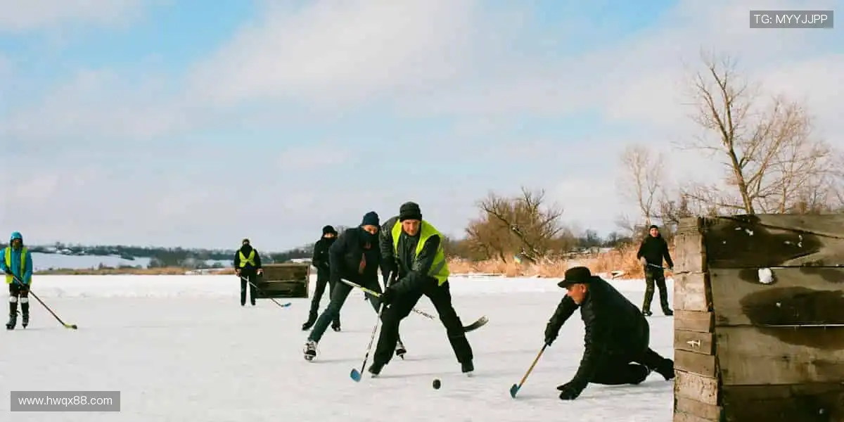 「全球赛事同步直播,超清画质 + 实时解说,让你身临其境!📺一键开启,激情无限!」